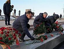 В Самаре в честь дня воинской славы России состоялась торжественная церемония возложения цветов к Вечному огню