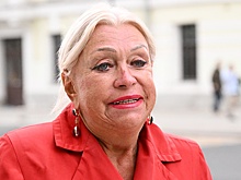 Вдова Караченцова опровергла слухи о госпитализации в предынсультном состоянии