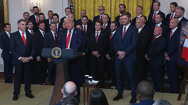 Трамп принял хоккеистов Бобровского и Куликова в Белом доме