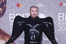 Сэм Смит стал мемом в сети из-за латексного костюма на премии Brit Awards