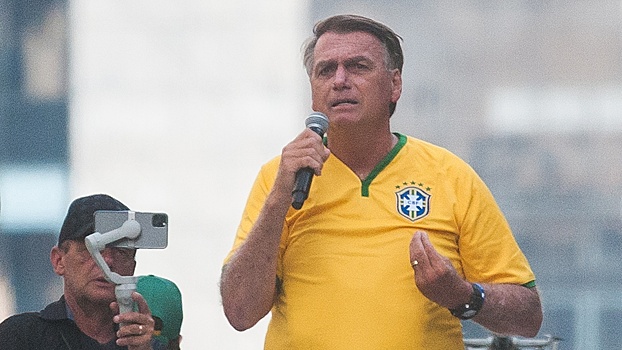 The Guardian: экс-президент Бразилии Болсонару планировал свергнуть власть в стране