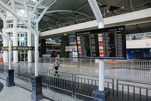Туриста депортировали с Бали из-за небольшого дефекта в паспорте
