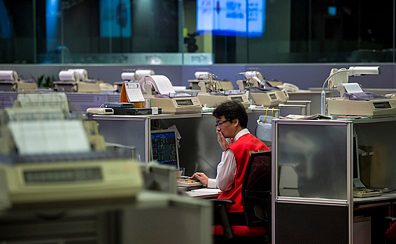 Торги на бирже Гонконга открылись падением индекса Hang Seng