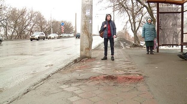 Остановка у больницы скорой помощи стала травмоопасной