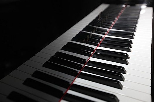 Слепой японский пианист поразил публику во Владивостоке