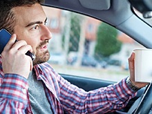 Любителей болтать по телефону за рулём предлагают наказывать строже