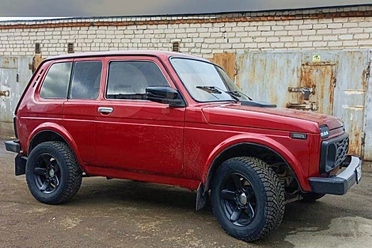 В России выставили на продажу бронированную Lada Niva