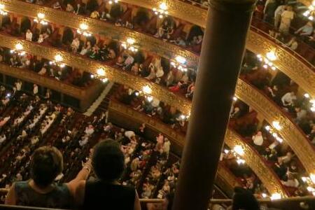 Поступок мужчины в полном зале театра прославил его на весь Владивосток