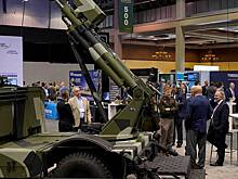 США передали Киеву новую гаубицу на шасси «Хамви»