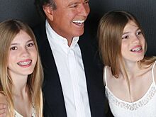 Дочери-близняшки Хулио Иглесиаса отметили 19-летие