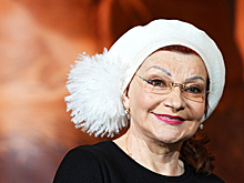 Брошенная Петросяном Елена Степаненко предстала на публике с мужчиной: так и сияет от счастья