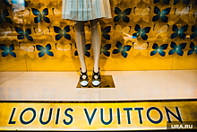 В Екатеринбурге начали печь сиреневый хлеб с маркировкой Louis Vuitton