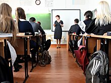 В некоторых школах  России решили начинать уроки с исполнения гимна