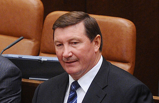 Суд разрешил экс-сенатору Юрию Удалову требовать обратно выделенный на взятки $1 млн