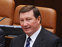 Суд разрешил экс-сенатору Юрию Удалову требовать обратно выделенный на взятки $1 млн