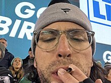 Джейк Фишер из Yahoo! Sports является претендентом на место Эдриана Воджнаровски