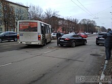 В Твери маршрутка въехала в иномарку