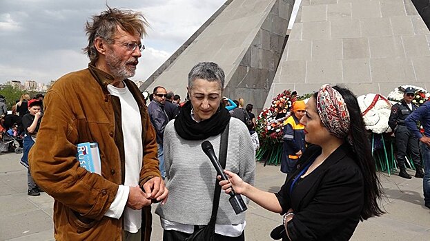 Мемориал "Цицернакаберд" потряс писателя и философа Жана-Луи Лепера