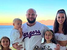 Жена Джигана намекнула на пятую беременность