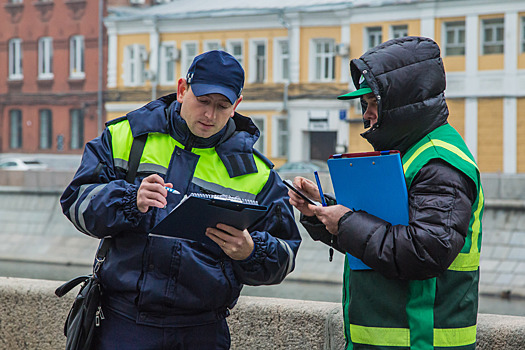 Более 2 тыс. неправильно припаркованных машин у Внуково зафиксировали инспекторы МАДИ в 2017 г.