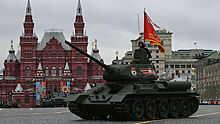 Участвовавший в штурме Кенигсберга танк Т-34 готовят к параду Победы