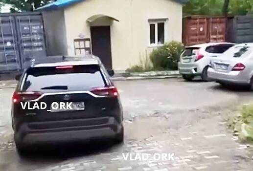 В российском городе нарушающий ПДД священник попался на своем внедорожнике