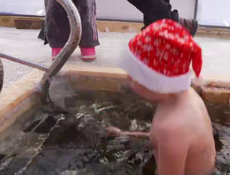 В Благовещенске открыли центр закаливания на пляже «Пограничный»