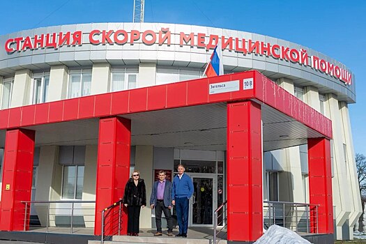 Курским медикам скорой помощи передали униформу, сшитую по их размерам