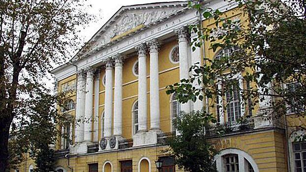 Госпиталь Бурденко загорелся в Москве