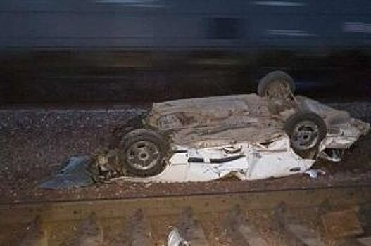 В Приморье автомобиль попал под поезд