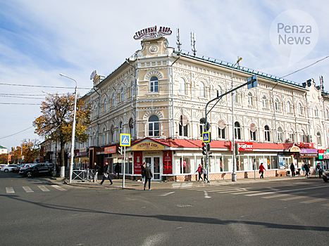 В центре Пензы обрушилась часть фасада здания XIX века