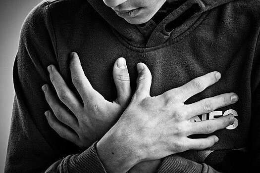 Пропавшего в Приамурье 12-летнего мальчика нашли ночью на рынке под прилавком, он трясся от холода