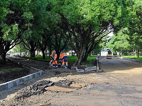 Ход ремонтных работ на площади Чайковского проверили городские власти