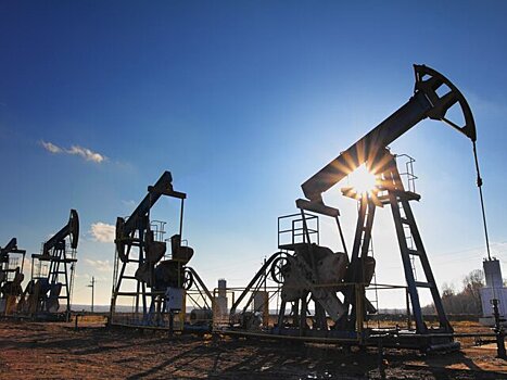 Саудовская Аравия и Россия объявят о сокращении добычи нефти – СМИ