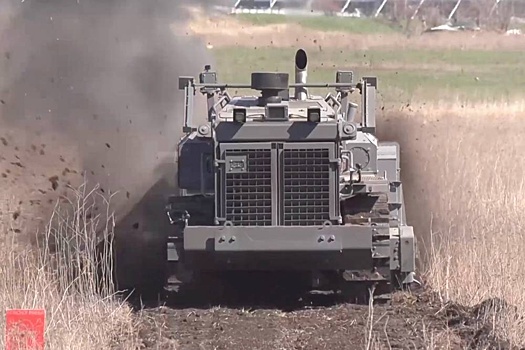 В Донбассе появился "Сталкер": как робот-первопроходец очищает поля от мин