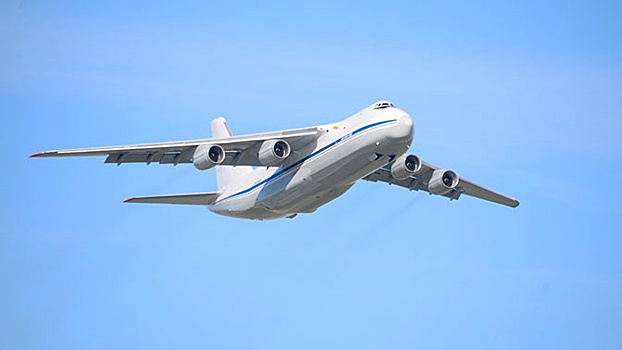 Сверхтяжелый транспортник Ан-124-100 «Руслан» передан в эксплуатацию
