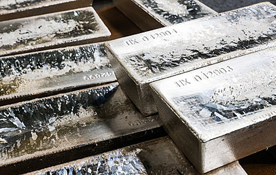 Стоимость серебра превысила $45 впервые с 3 мая 2011 года