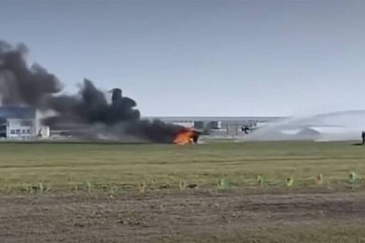 В Китае столкнулись два летающих автомобиля