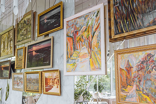 Город глазами жителей: экспозиция картин нижегородских художников открылась в галерее вкуса «Парк культуры»
