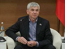Депутат Петров попросил урегулировать вопрос строительства препаратных заводов