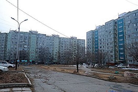 Ремонт сквера возле спорткомплекса «Самбо-90» в Хабаровске вызвал критику горожан