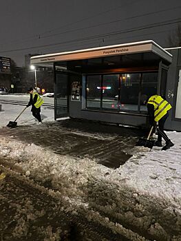 Более полутысячи дорожных рабочих убирают снег в Челябинске