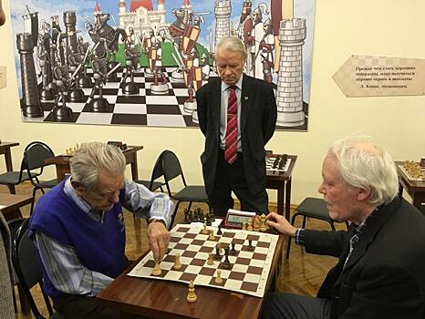 Команда пенсионеров из Косино-Ухтомского выиграла «золото» турнира по шахматам