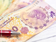 Центробанк Аргентины поднял ставку до 133 процентов. Чем это грозит экономике страны
