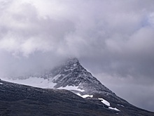 Появились детали трагедии на горе, где бойфренд оставил замерзшую девушку