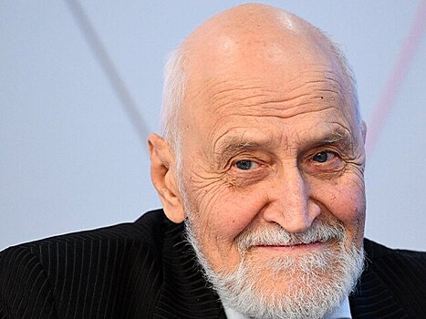 Друг Николая Дроздова опроверг сообщения о бросивших телеведущего дочерях