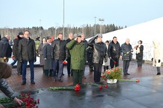 В день воинской славы к мемориалам в Зеленограде возложили цветы