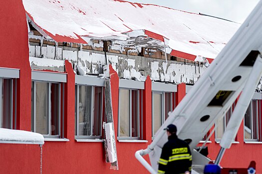 Крыша спортивной арены в Чехии рухнула во время матча
