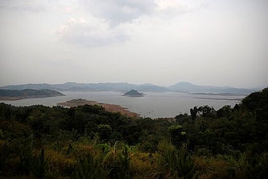 Самолет с пилотом и пассажирами взяли в заложники в Индонезии