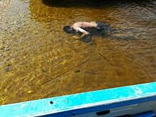 Возле дикого пляжа под Марксом спасатели вытащили тело утонувшего мужчины